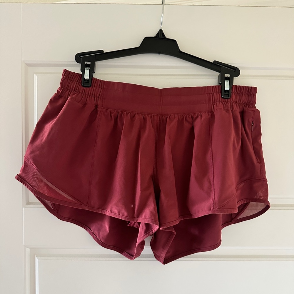 Lululemon LR Hotty Hot 2.5” Shorts